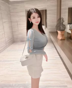 性感美乳极品骚妹