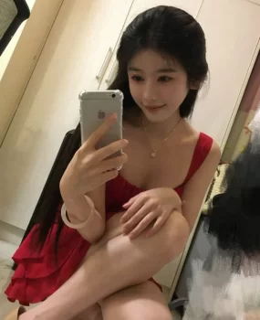 年轻白皙小姐姐兼职