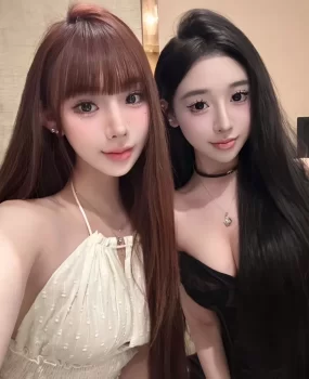 闺蜜俩双飞玩法爽爆屌