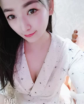 湖塘小虎牙胸大服务赞